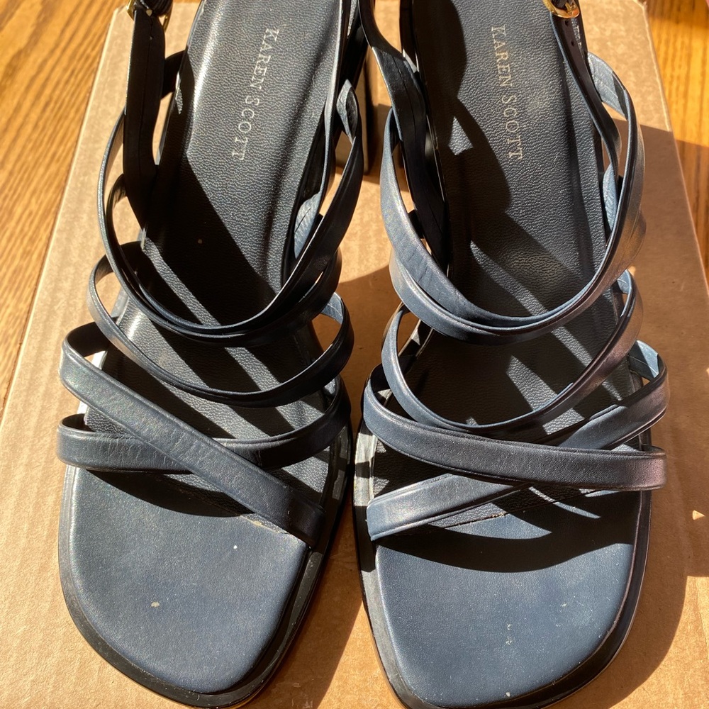 Karen Scott vintage Women’s 8 1/2 Heels Medium Blue